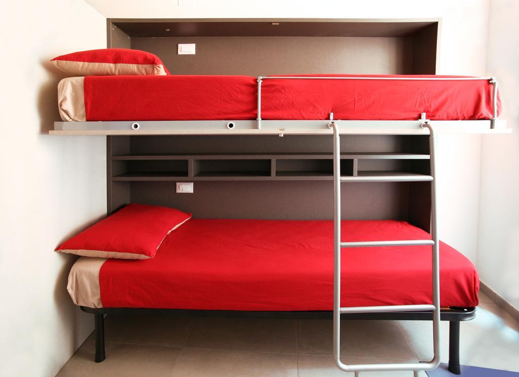 Ostello Locanda Degli Acrobati Brescia Zimmer foto